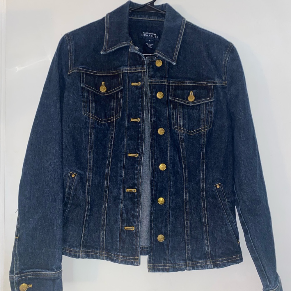 Jones New York Signature dark blue jean jacket women’s size 8